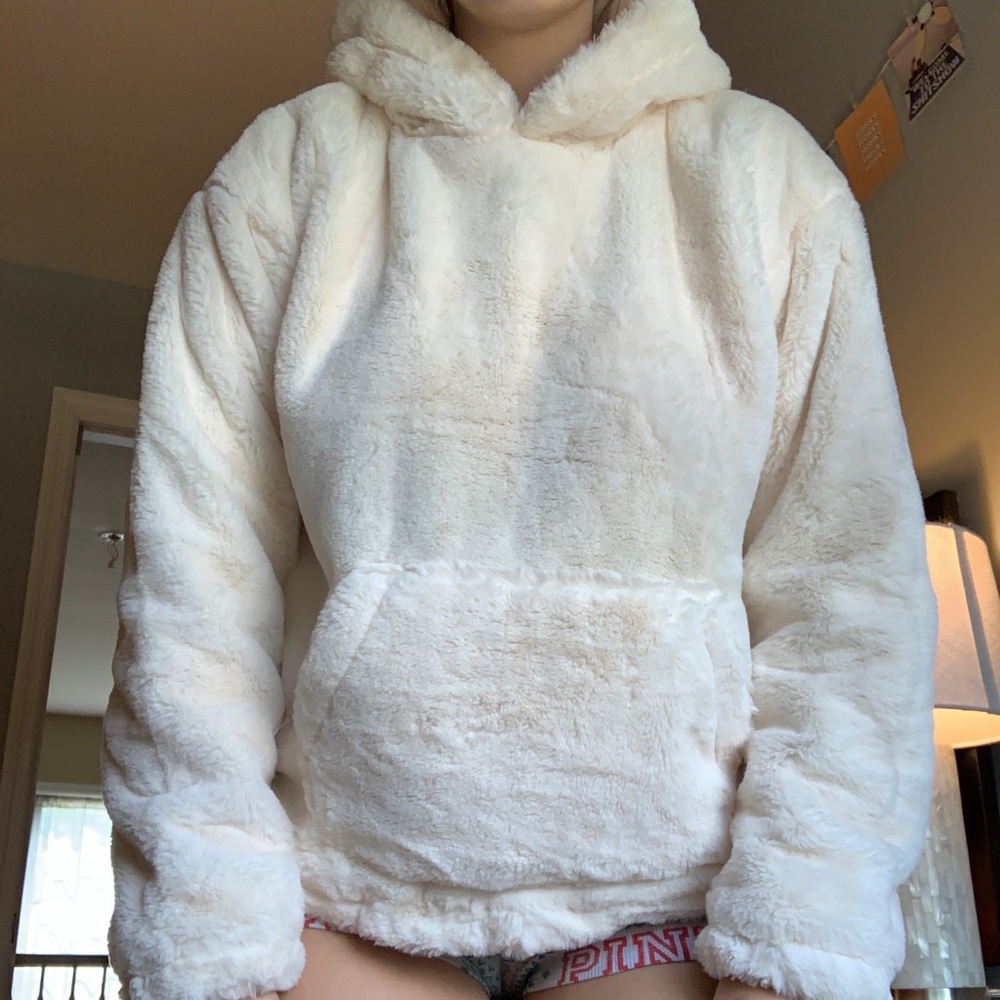 Forever 21 Fuzzy sweatshirt